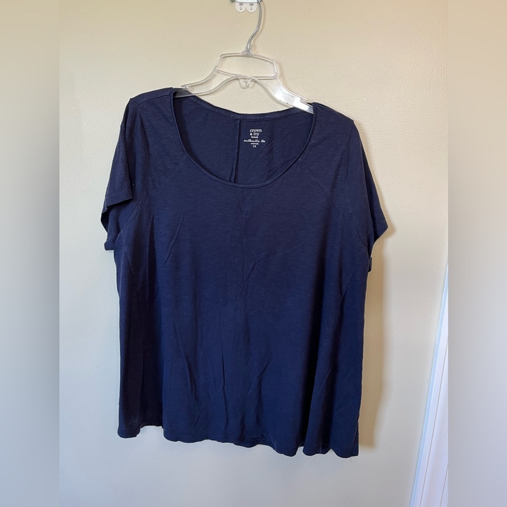 Crown & Ivy Navy Short Sleeve Tee